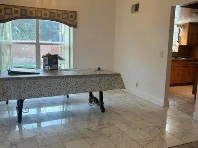 Дом в аренду по адресу 650 Toxaway Drive - фото 6862857