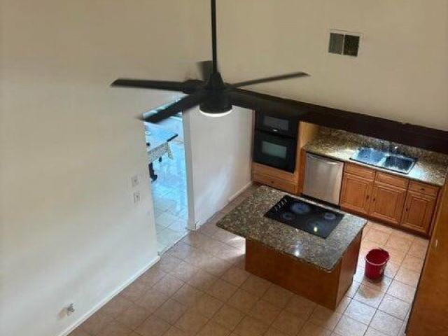 Дом в аренду по адресу 650 Toxaway Drive - фото 6862871