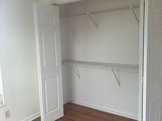 Дом в аренду по адресу 650 Toxaway Drive - фото 6862873