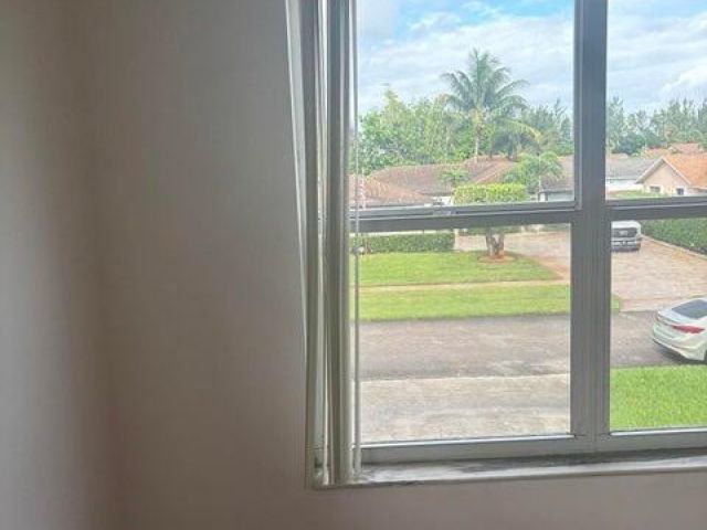 Дом в аренду по адресу 650 Toxaway Drive - фото 6862874