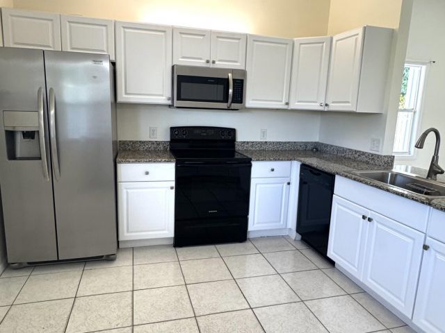 Дом в аренду по адресу 5149 El Claro Circle - фото 6862849