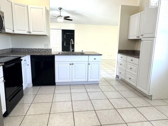 Дом в аренду по адресу 5149 El Claro Circle - фото 6862850