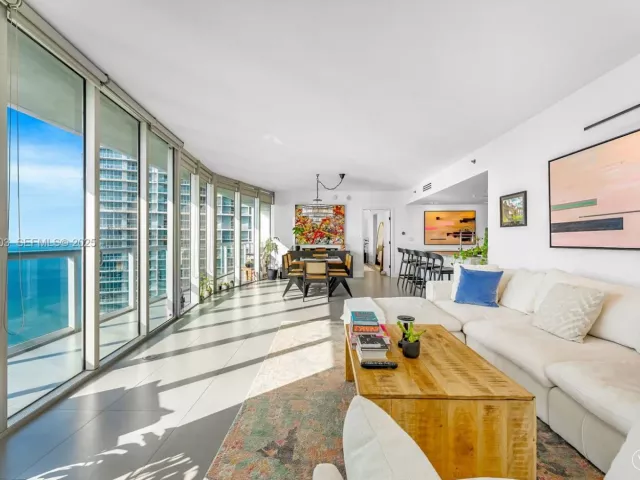 Продажа квартиры #3901 - фото 6863479