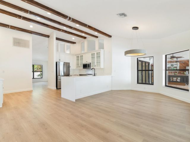 Продажа дома по адресу 6725 Katherine Road - фото 6864947