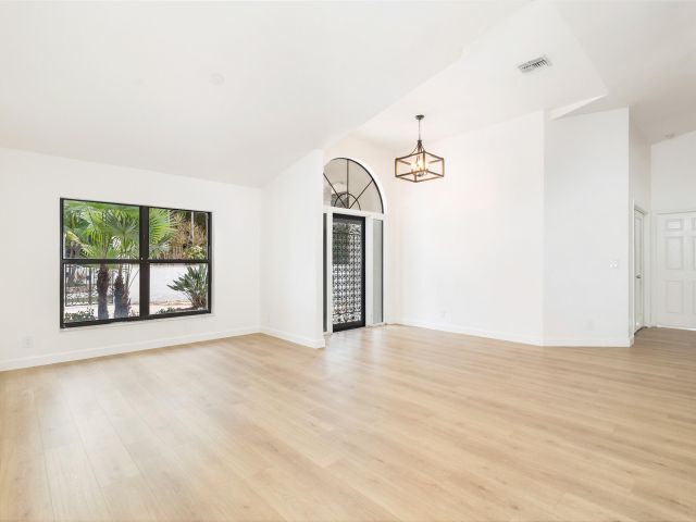 Продажа дома по адресу 6725 Katherine Road - фото 6864951