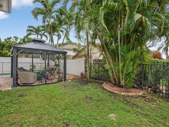 Продажа дома по адресу 4154 NW 6th Court - фото 6864869