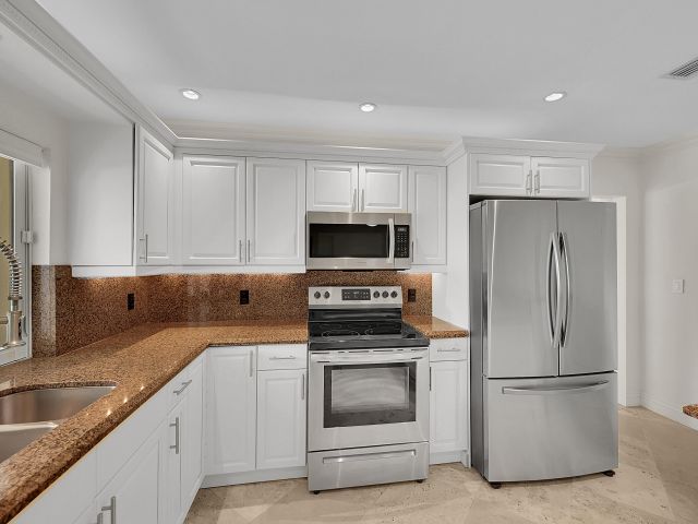 Дом в аренду по адресу 783 Cordova Drive - фото 6862896