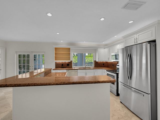 Дом в аренду по адресу 783 Cordova Drive - фото 6862898