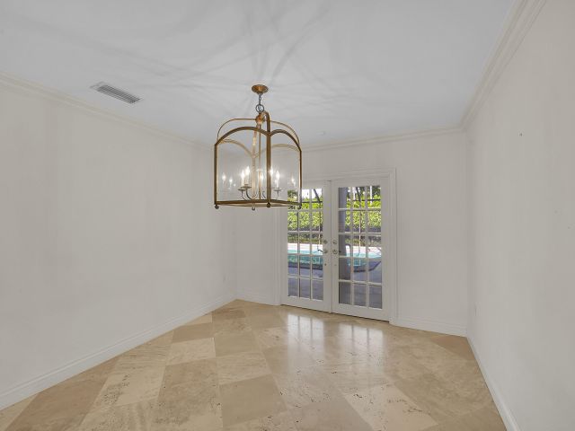 Дом в аренду по адресу 783 Cordova Drive - фото 6862899