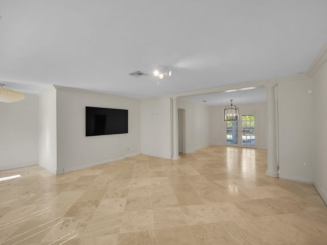 Дом в аренду по адресу 783 Cordova Drive - фото 6862900