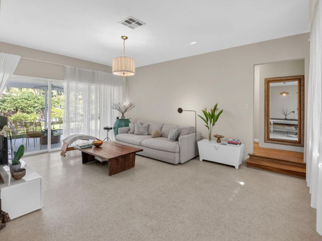 Продажа дома по адресу 215 N Seacrest Circle - фото 6879531