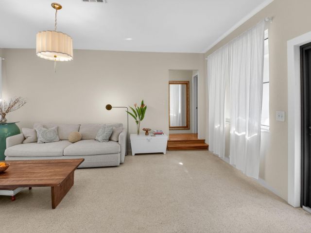 Продажа дома по адресу 215 N Seacrest Circle - фото 6879532