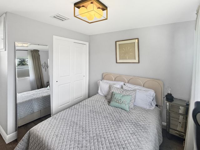 Дом в аренду по адресу 100 SW 17th Street - фото 6865226