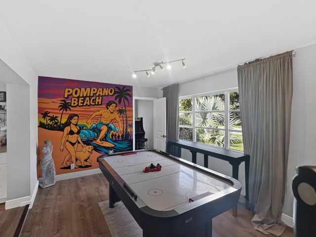 Дом в аренду по адресу 100 SW 17th Street - фото 6865234