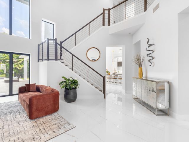 Продажа дома по адресу 2740 NW 69th Street - фото 6864994