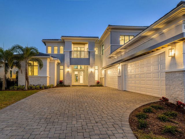 Продажа дома по адресу 2740 NW 69th Street - фото 6865000