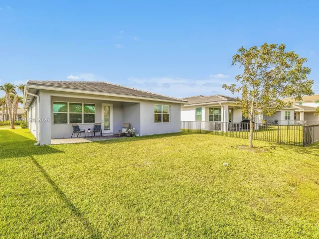 Продажа дома по адресу 4242 Rosa Dr - фото 6870462