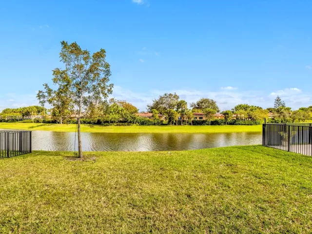 Продажа дома по адресу 4242 Rosa Dr - фото 6870464