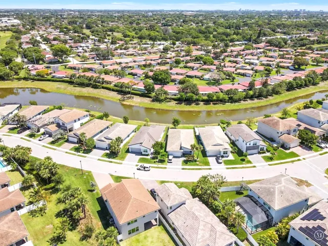 Продажа дома по адресу 4242 Rosa Dr - фото 6870470