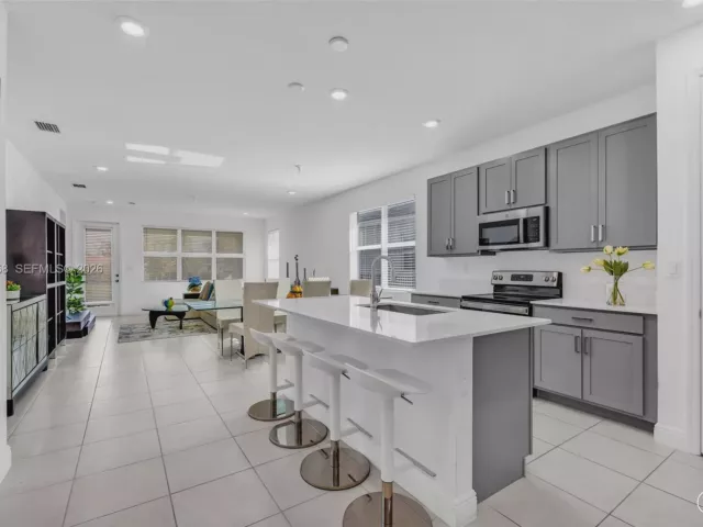 Продажа дома по адресу 4242 Rosa Dr - фото 6870455