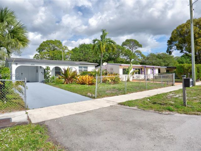 Продажа дома по адресу 1035 NW 11th Ct - фото 7434813