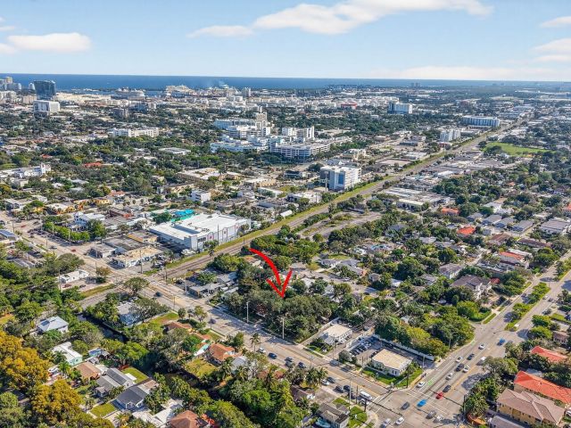 Продажа дома по адресу 314 SW 12th Street - фото 6868902