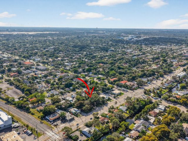 Продажа дома по адресу 314 SW 12th Street - фото 6868904