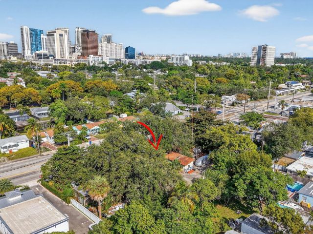 Продажа дома по адресу 314 SW 12th Street - фото 6868910