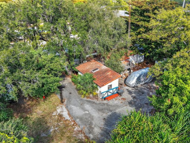 Продажа дома по адресу 314 SW 12th Street - фото 6868911