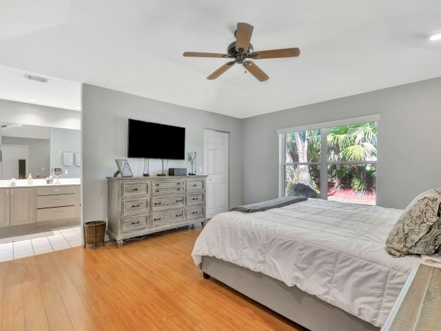 Продажа дома по адресу 7036 Galleon Cove - фото 6864831