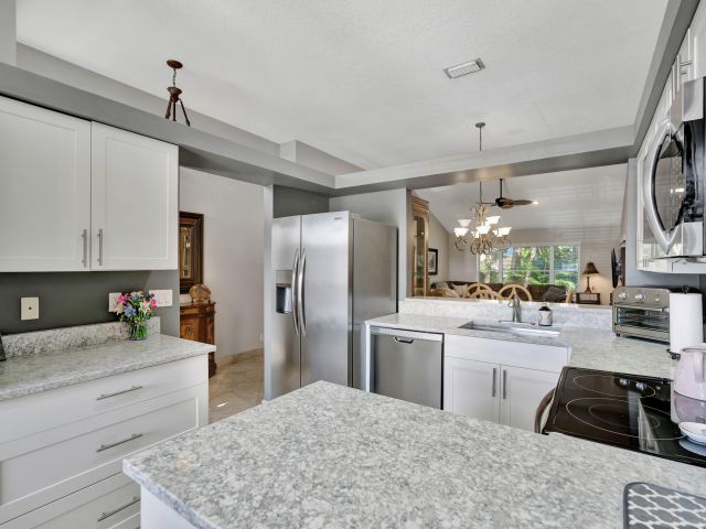 Продажа дома по адресу 7036 Galleon Cove - фото 6864835