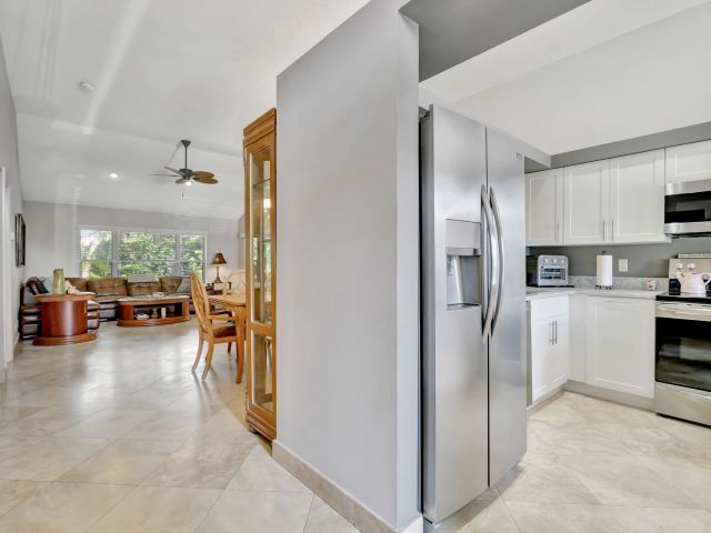 Продажа дома по адресу 7036 Galleon Cove - фото 6864846