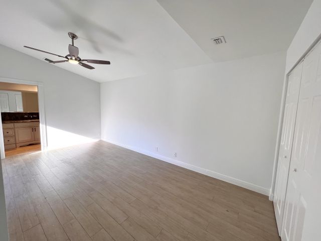 Продажа дома по адресу 21013 Country Creek Drive - фото 6895187