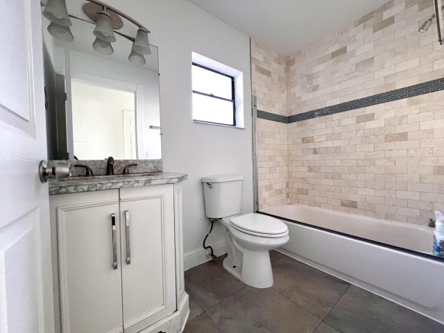 Продажа дома по адресу 21013 Country Creek Drive - фото 6895189