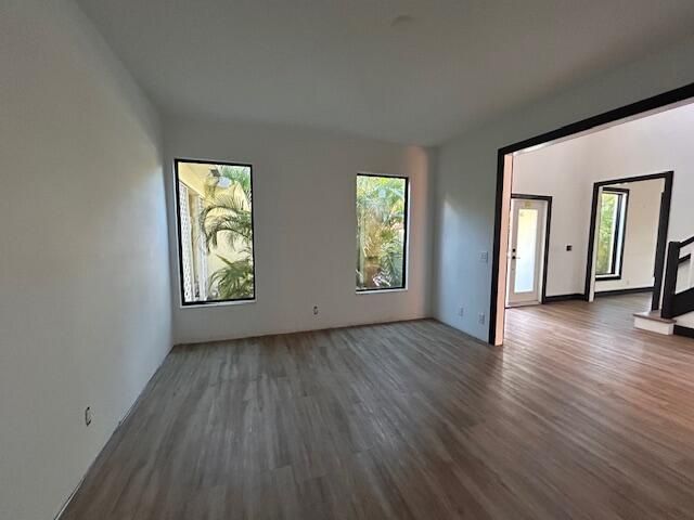 Продажа дома по адресу 2901 Embassy Drive - фото 6864974