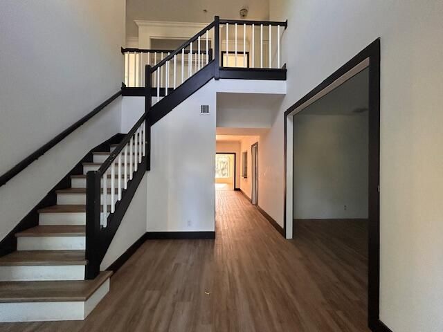 Продажа дома по адресу 2901 Embassy Drive - фото 6864981