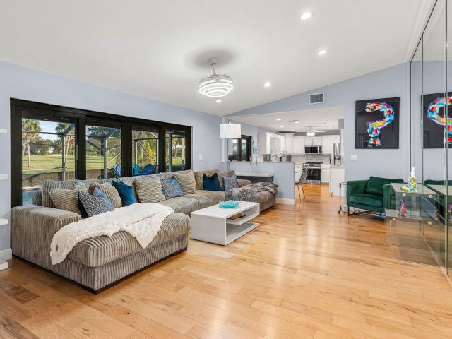 Продажа дома по адресу 10174 Crosswind Road - фото 6865040