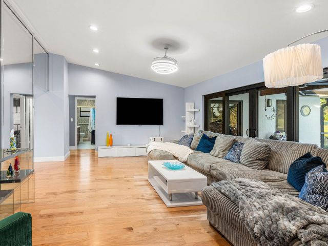 Продажа дома по адресу 10174 Crosswind Road - фото 6865041