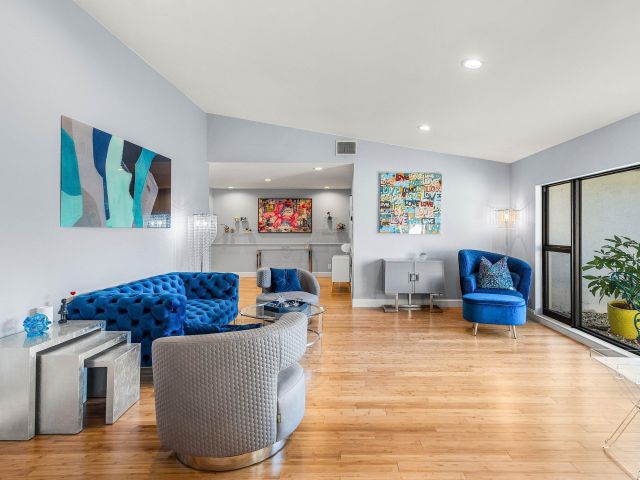 Продажа дома по адресу 10174 Crosswind Road - фото 6865048