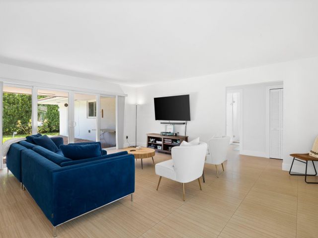 Дом в аренду по адресу 811 Capri Street - фото 6865199