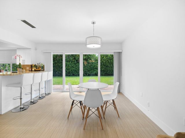 Дом в аренду по адресу 811 Capri Street - фото 6865206