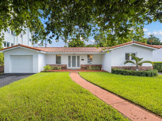 Дом в аренду по адресу 811 Capri Street - фото 6865208