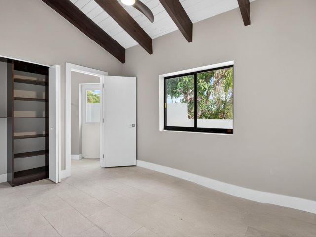 Продажа дома по адресу 491 SE 15th Avenue - фото 6896479