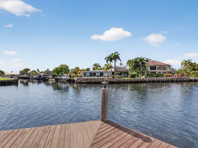 Продажа дома по адресу 491 SE 15th Avenue - фото 6896483