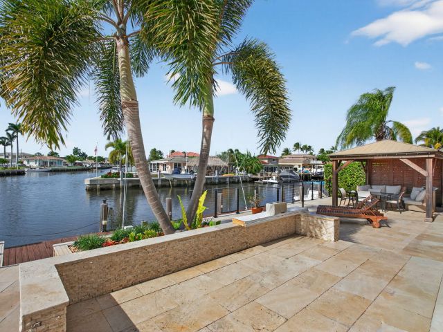 Продажа дома по адресу 491 SE 15th Avenue - фото 6896486