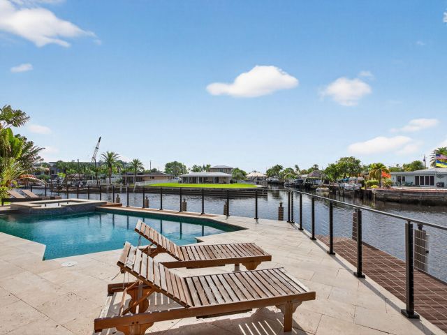 Продажа дома по адресу 491 SE 15th Avenue - фото 6896487