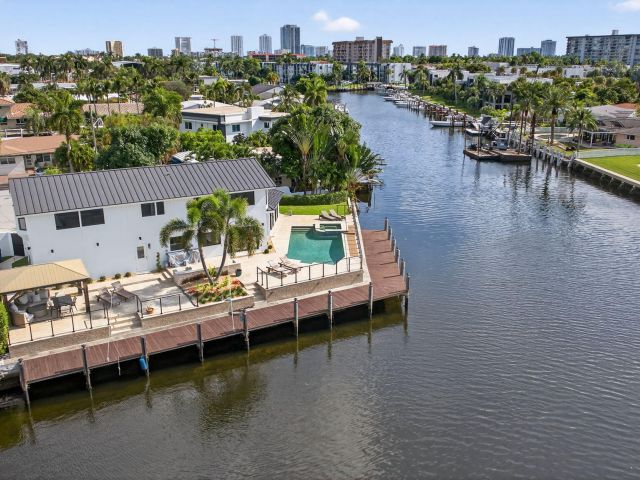 Продажа дома по адресу 491 SE 15th Avenue - фото 6896492