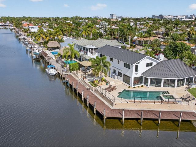 Продажа дома по адресу 491 SE 15th Avenue - фото 6896493