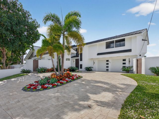 Продажа дома по адресу 491 SE 15th Avenue - фото 6896497