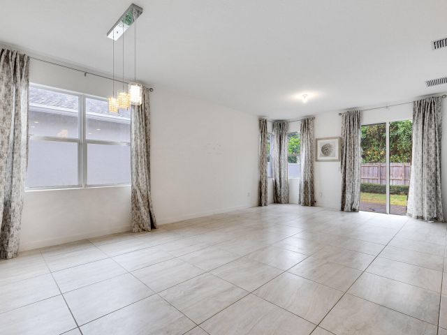 Продажа дома по адресу 2444 Timber Forest Drive - фото 6865598